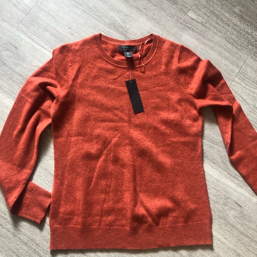 New Tahari 100% cashmere crewneck sweater M
